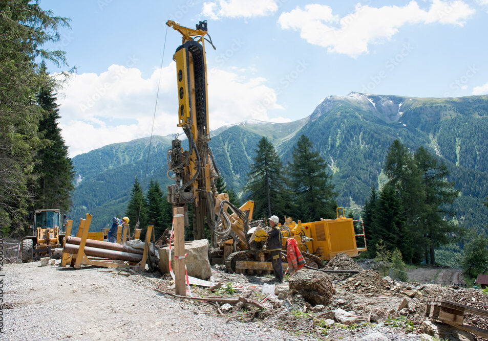 AdobeStock_268508744_Preview-Imlochhammerverfahren